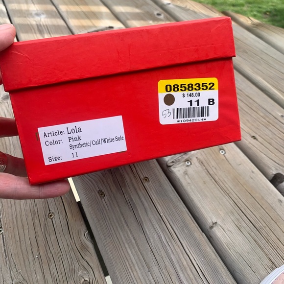 🌺 NEW Sz11 WISHBONE COLLECTION sneakers - Picture 4 of 7